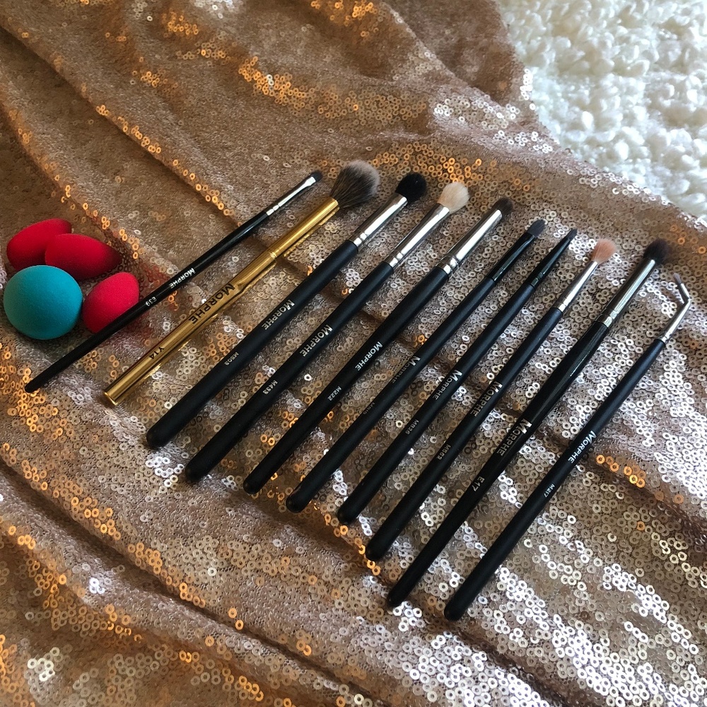 LIKE NEW MORPHE BRUSH BUNDLE w/ FREE SPONGES